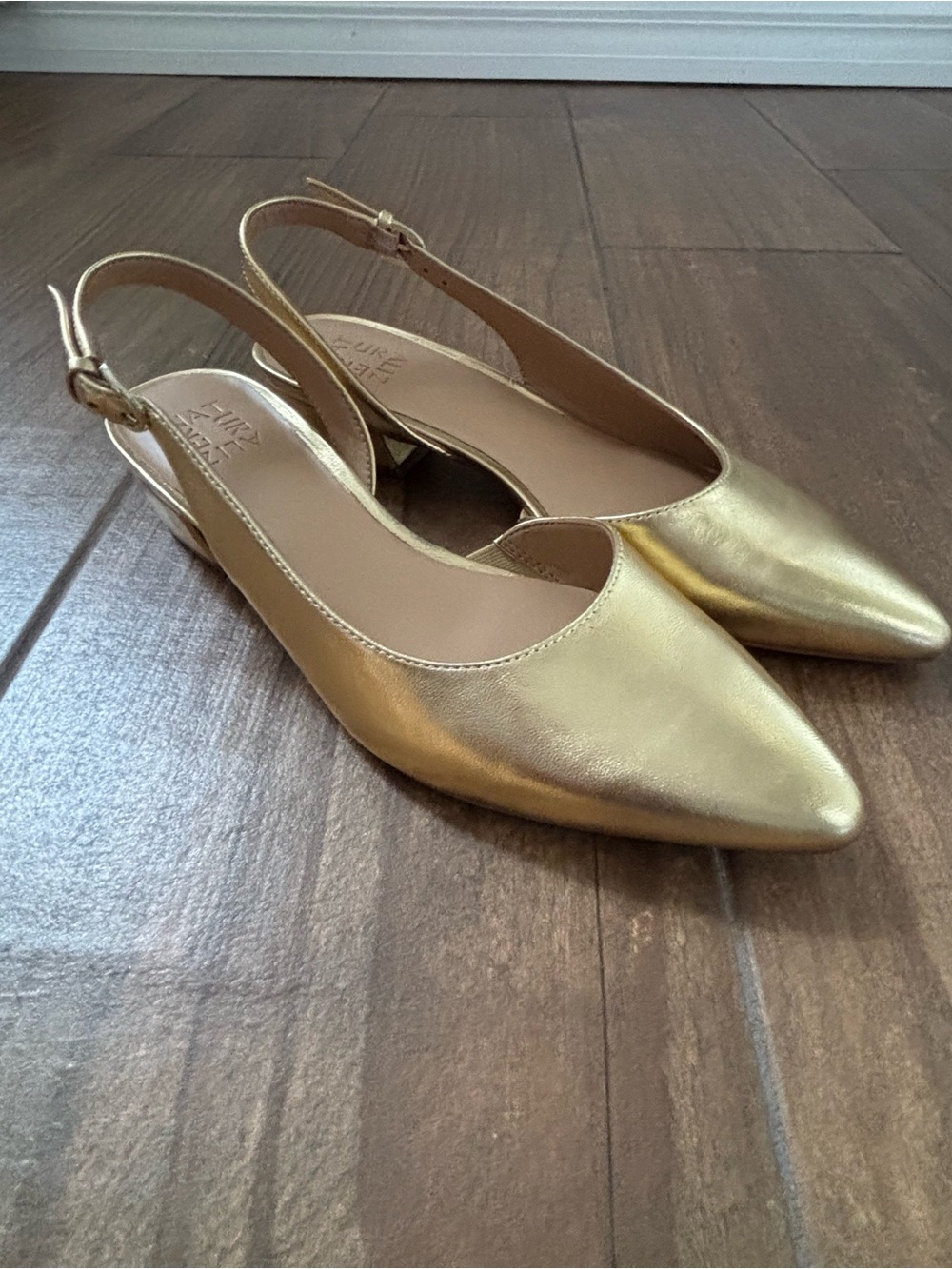 Naturalizer Women's Banks Slingbacks